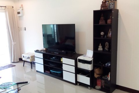 Casa de 2 dormitorios en Pattaya, Tailandia № 205363 - foto 11