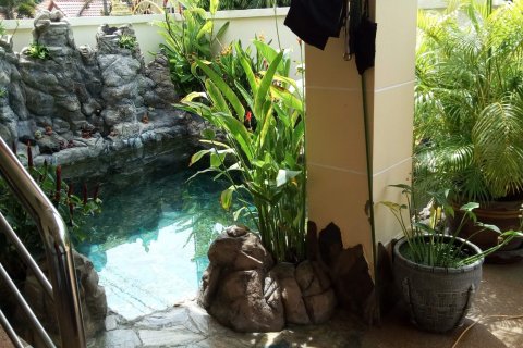 Casa de 2 dormitorios en Pattaya, Tailandia № 205363 - foto 16