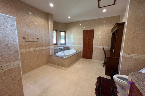 Chalet de 3 dormitorios en Chiang Mai, Tailandia № 162482 - foto 12