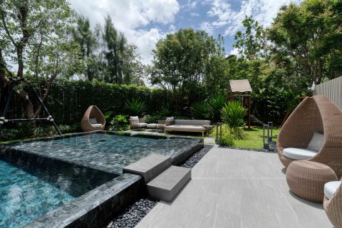 Condo in Phuket, Thailand, 2 bedrooms  № 151122 - photo 17