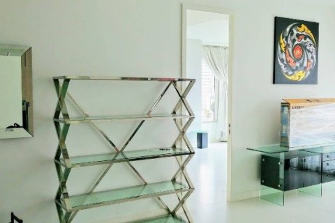 Condominio de 2 dormitorios en Bangkok, Tailandia № 65675 - foto 13