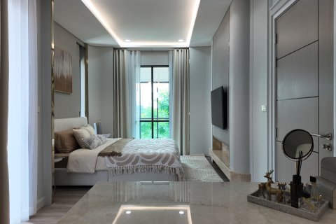 Chalet de 3 dormitorios en Pattaya, Tailandia № 150969 - foto 12
