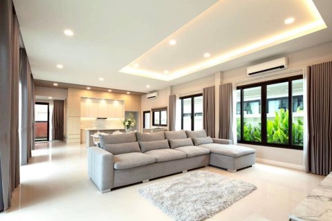 Villa in Pattaya, Thailand 3 bedrooms № 150967 - photo 8