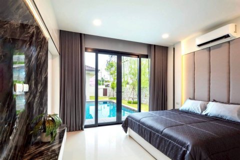 Villa in Pattaya, Thailand 3 bedrooms № 150967 - photo 14