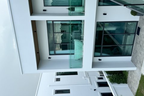Villa in Pattaya, Thailand 4 Schlafzimmer № 150968