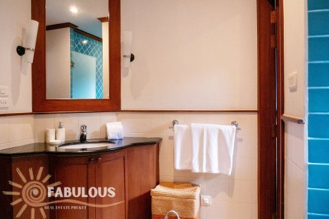 Chalet de 4 dormitorios en Bang Tao, Tailandia № 179392 - foto 13