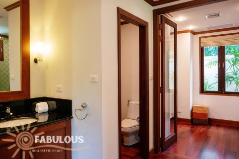 Chalet de 4 dormitorios en Bang Tao, Tailandia № 179392 - foto 12