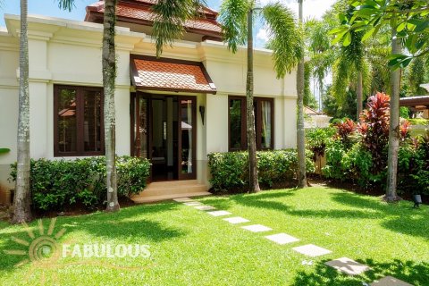 Chalet de 4 dormitorios en Bang Tao, Tailandia № 179392 - foto 3