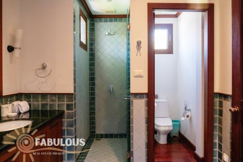 Chalet de 4 dormitorios en Bang Tao, Tailandia № 179392 - foto 5