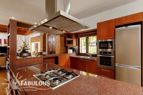Chalet de 4 dormitorios en Bang Tao, Tailandia № 179396 - foto 8