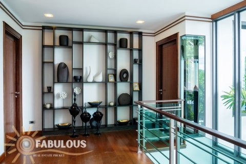 Villa in Bang Tao, Thailand 4 bedrooms № 179393 - photo 14