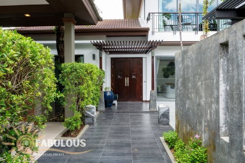 Villa in Bang Tao, Thailand 4 bedrooms № 179393 - photo 10