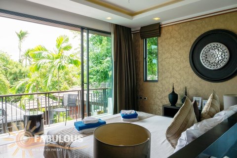 Villa in Bang Tao, Thailand 4 bedrooms № 179393 - photo 13