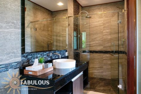 Villa in Bang Tao, Thailand 4 bedrooms № 179393 - photo 5