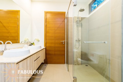 Chalet de 4 dormitorios en Rawai, Tailandia № 179395 - foto 8