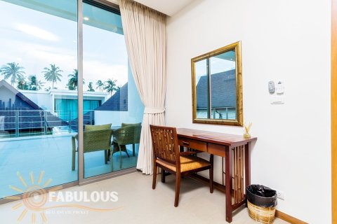 Chalet de 4 dormitorios en Rawai, Tailandia № 179395 - foto 10