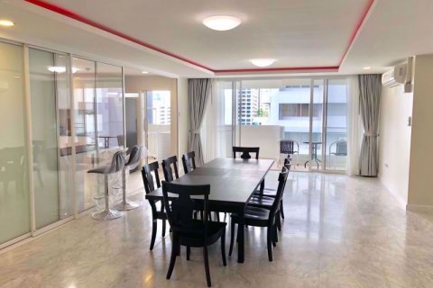 Condo à Watthana, Bangkok, Thaïlande, 3 chambres  № 47917