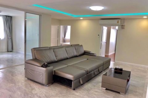 Condominio de 3 dormitorios en Watthana, Bangkok, Tailandia № 47917 - foto 3
