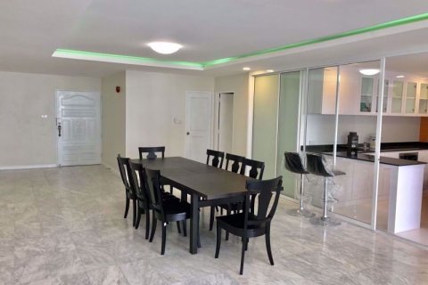 Condominio de 3 dormitorios en Watthana, Bangkok, Tailandia № 47917 - foto 4