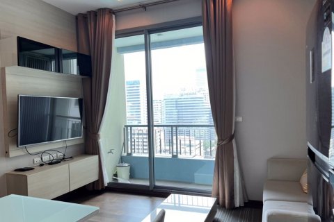 Condominio de 1 dormitorio en Ratchathewi, Bangkok, Tailandia № 47911 - foto 2