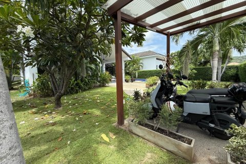 Chalet de 3 dormitorios en Hua Hin, Tailandia № 140500 - foto 6