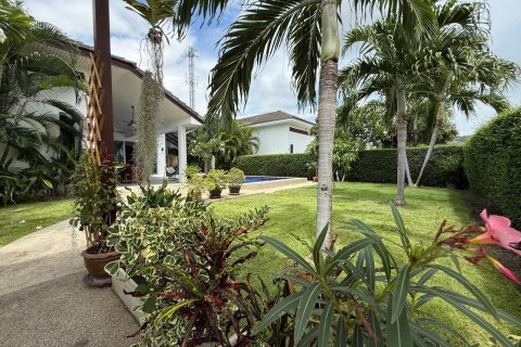Chalet de 3 dormitorios en Hua Hin, Tailandia № 140500 - foto 5