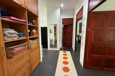 Chalet de 3 dormitorios en Hua Hin, Tailandia № 140500 - foto 23