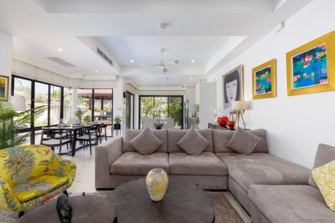 Chalet de 4 dormitorios en Phuket, Tailandia № 164067 - foto 17
