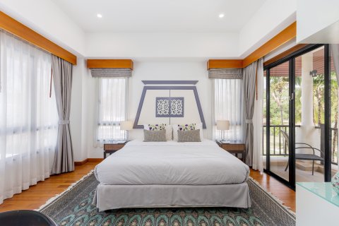 Chalet de 4 dormitorios en Phuket, Tailandia № 164067 - foto 9