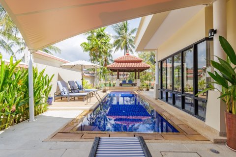 Chalet de 4 dormitorios en Phuket, Tailandia № 164067 - foto 26