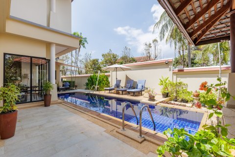 Chalet de 4 dormitorios en Phuket, Tailandia № 164067 - foto 24