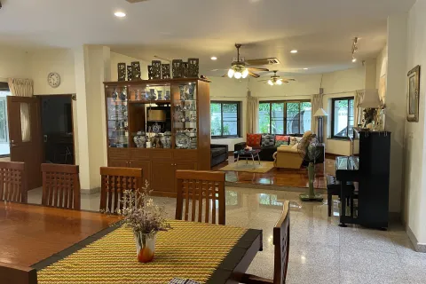 Chalet de 4 dormitorios en Pattaya, Tailandia № 140006 - foto 4