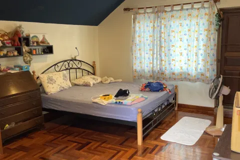 Chalet de 4 dormitorios en Pattaya, Tailandia № 140006 - foto 9
