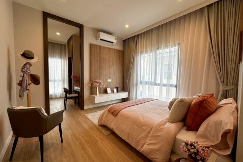 Casa de 4 dormitorios en Pattaya, Tailandia № 126730 - foto 16