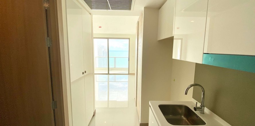 Studio in the Condo in Pattaya, Thailand in The Riviera Jomtien № 121253