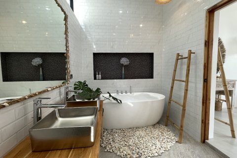 Chalet de 3 dormitorios en Ko Samui, Tailandia № 123387 - foto 17
