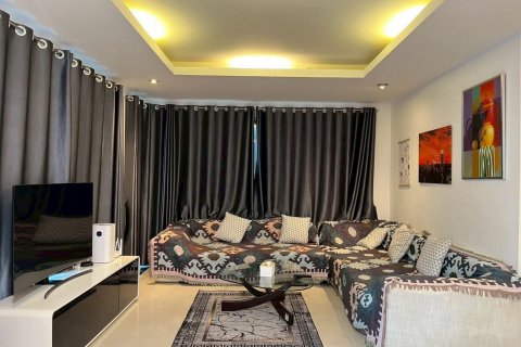 Chalet de 3 dormitorios en Pattaya, Tailandia № 126788 - foto 21