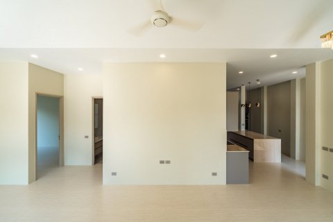 Chalet de 3 dormitorios en Bang Tao, Tailandia № 125552 - foto 5