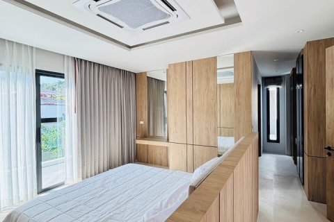 Propiedad 353 m2 en Rawai, Tailandia № 144531 - foto 12