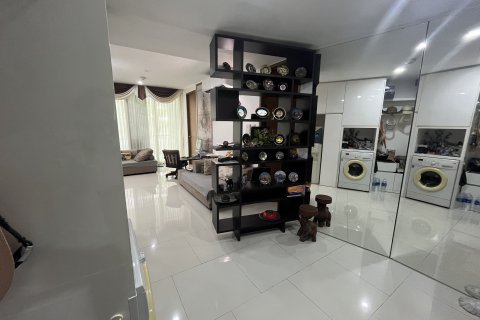 Condominio de 3 dormitorios en Pattaya, Tailandia № 123108 - foto 2