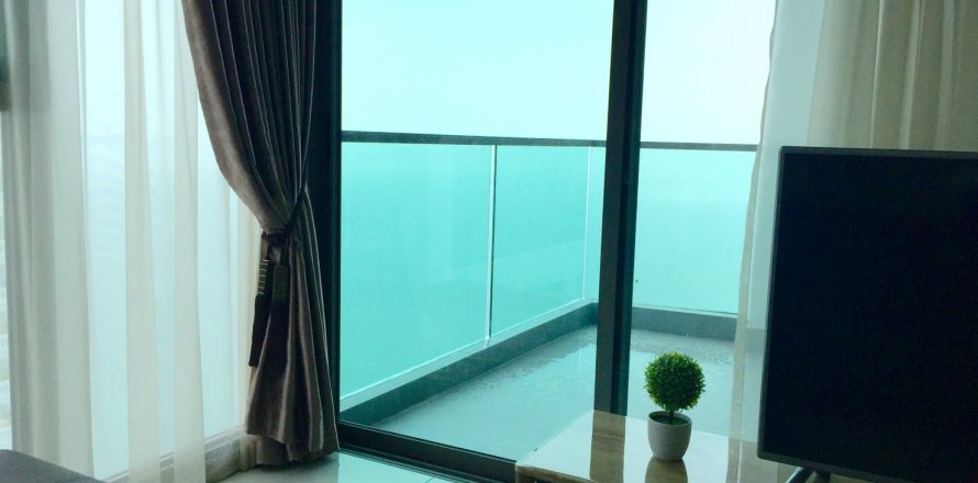 Condo à Pattaya, Thaïlande, 1 chambre à Wong Amat Tower  № 121062