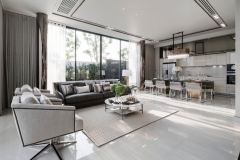 Casa de 4 dormitorios en Samut Prakan, Tailandia № 124933 - foto 4