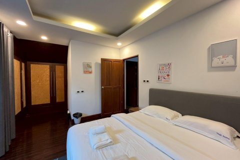 Chalet de 3 dormitorios en Pattaya, Tailandia № 126788 - foto 15