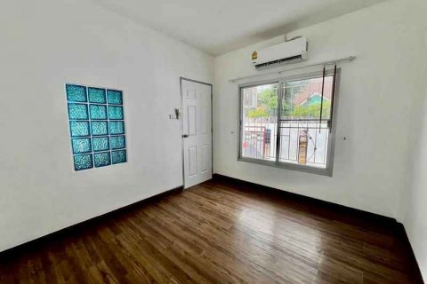 Immobilie in Ban Ratsada, Thailand 42 m2 № 144529 - Foto 9