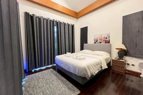 Chalet de 3 dormitorios en Pattaya, Tailandia № 126788 - foto 3