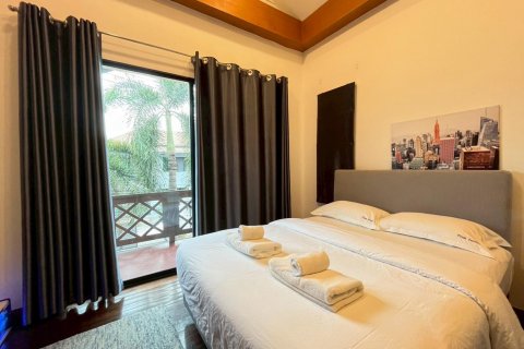 Chalet de 3 dormitorios en Pattaya, Tailandia № 126788 - foto 5