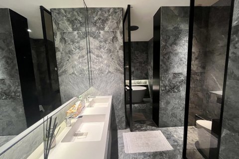 Apartamento de 2 dormitorios en Bangkok, Tailandia № 82106 - foto 18