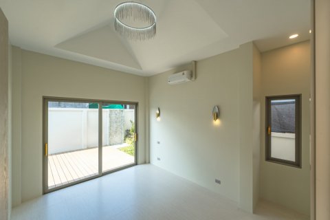Chalet de 3 dormitorios en Bang Tao, Tailandia № 125552 - foto 12