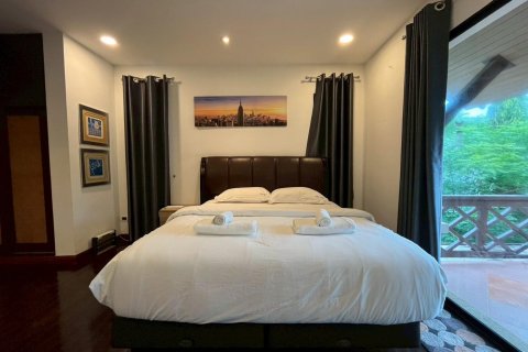 Chalet de 3 dormitorios en Pattaya, Tailandia № 126788 - foto 6