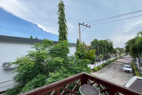 Chalet de 3 dormitorios en Pattaya, Tailandia № 126788 - foto 7